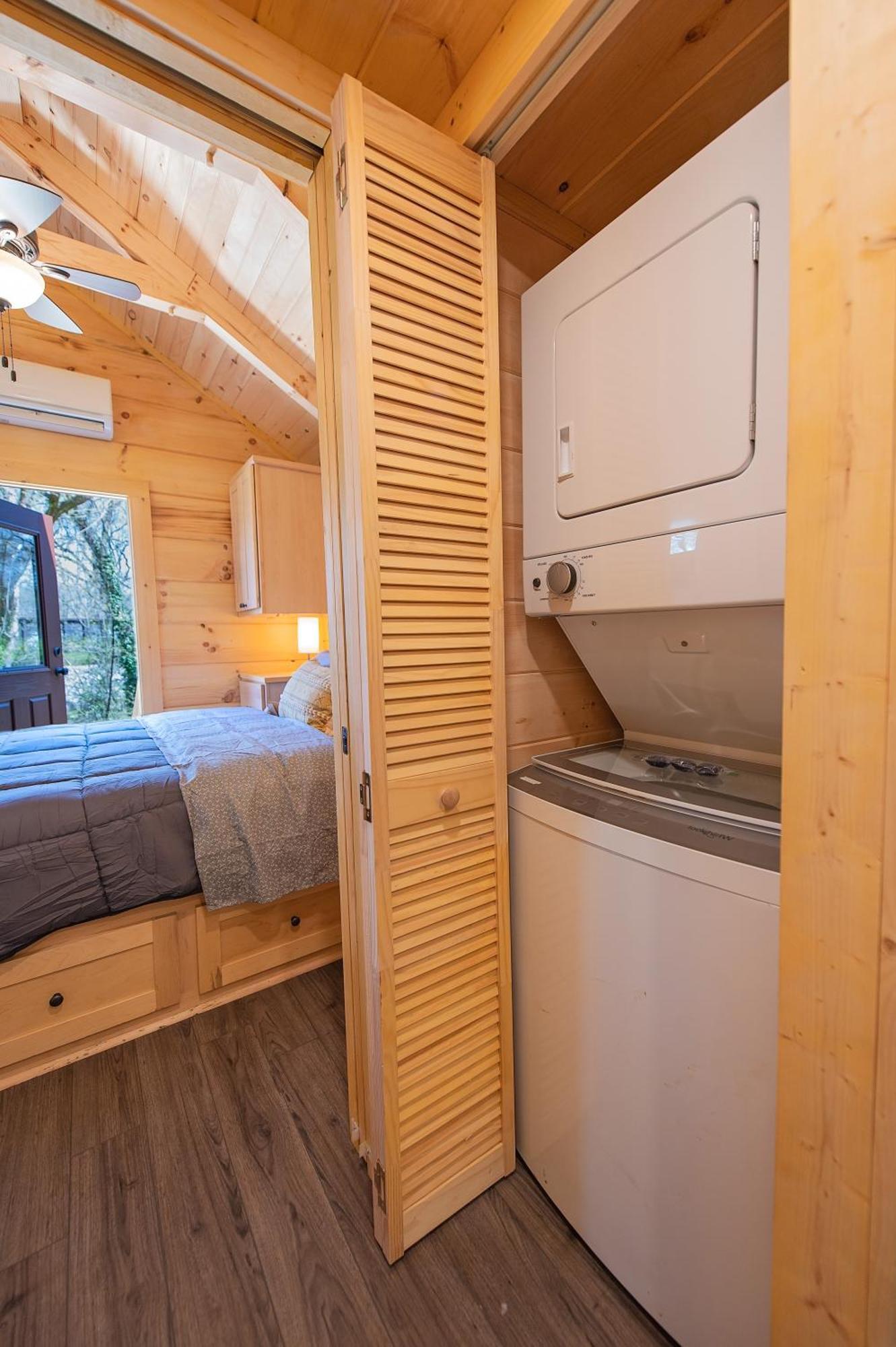 Nana Tiny Log Comfort In Rustic Bliss Holiday home Chattanooga